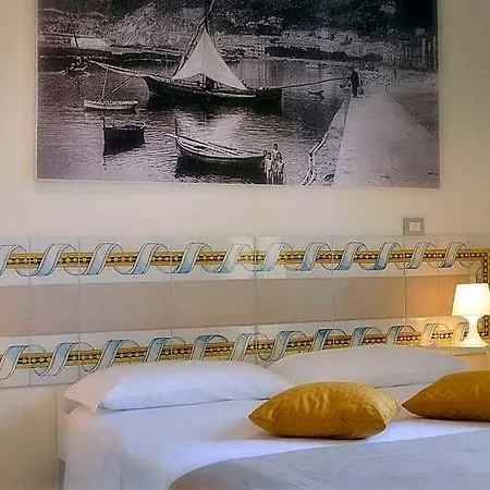 Santi E Saraceni-new 3* Salerno